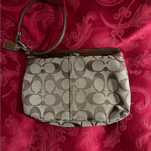 Coach Twist Open Wristlet Brown 7”x4” Good Condition - Picture 5 of 9